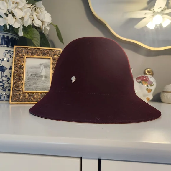 Helen Kaminski Mariko Wool Cloche display picture 2